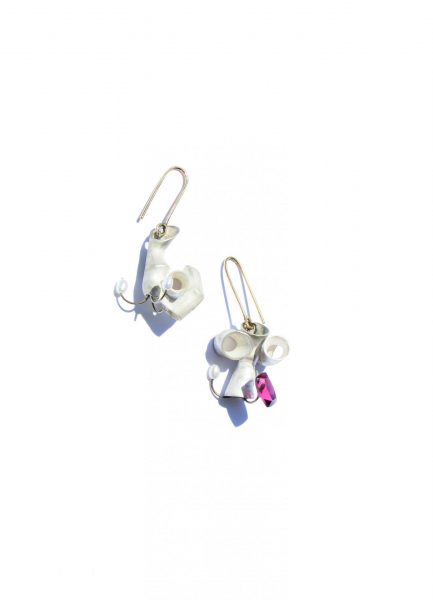 Ecueil-moi (Catch Me), Earrings, 2018, 18ct gold, silver, steel, freshwater pearls, garnet